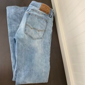 American Eagle Men’s 360° Extreme Flex